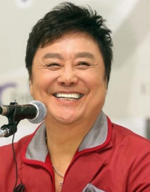 [한국 가요사 인물 열전] 대한민국 최초의 ‘오빠’이자 영원한 젊은 오빠, 남진의 60년 음악 ....