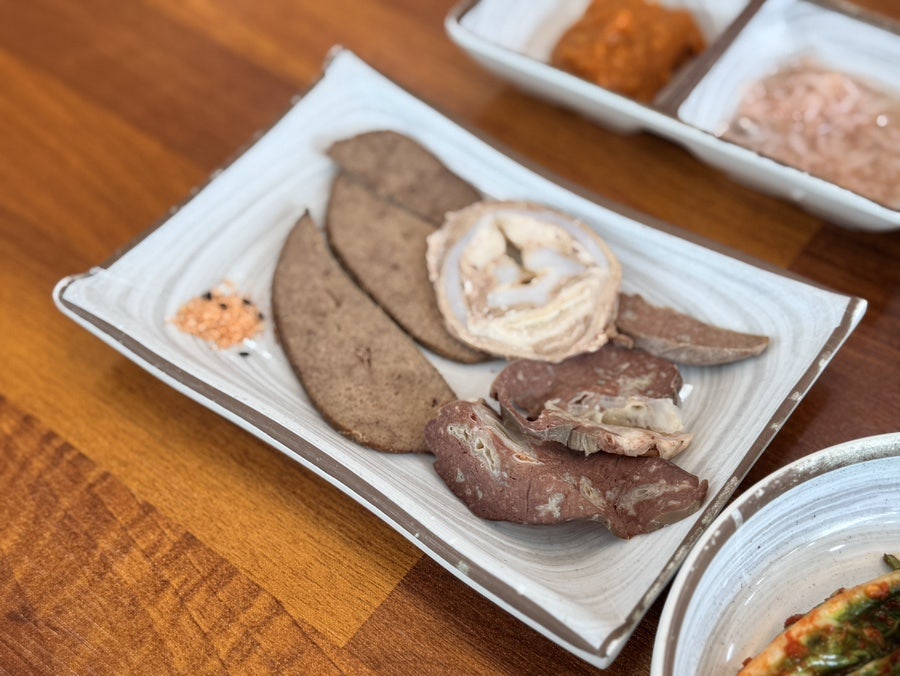 기와집편백돼지국밥 사진 6