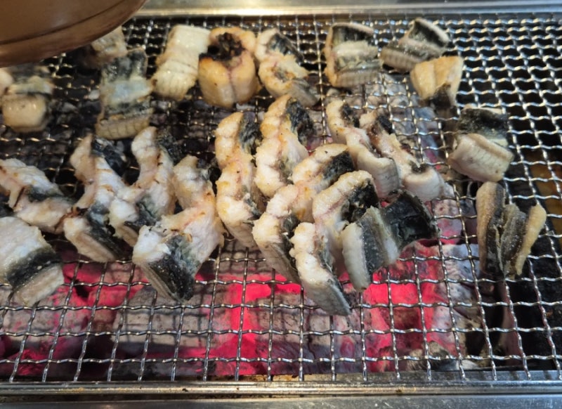 부천 민물 장어구이 장어굽는법 장어뼈 튀김 가성비 장어맛집 장어 소금구이