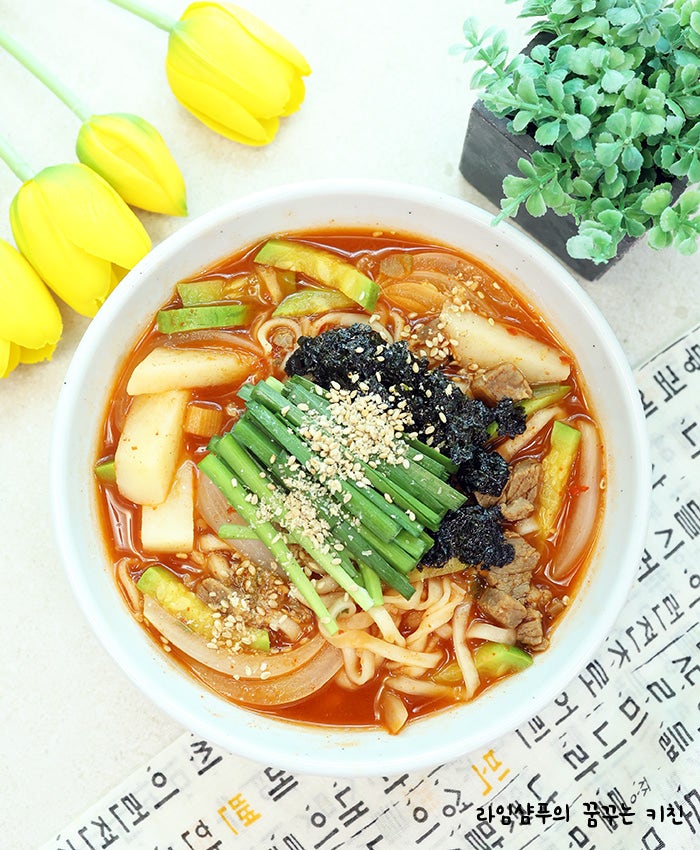얼큰 칼국수 레시피 장칼국수 끓이는법 칼국수 밀키트 활용