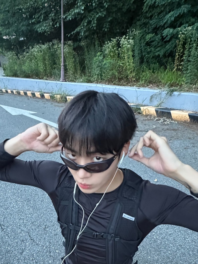 추영우 인스타 최근소식, 공식 응원봉 이름 확정!!