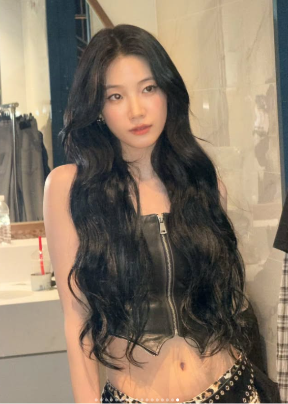 "르세라핌 카즈하, 볼수록 감탄 나오는 복근…매일 반복한 운동 공개"