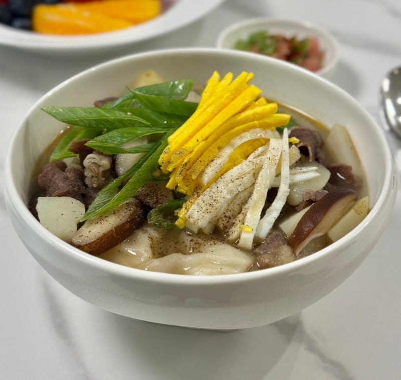 소고기 버섯 감자 만둣국 만들기 샤브샤브용 소고기 요리 추천 맛있는 만두요리 든든한 한 ....