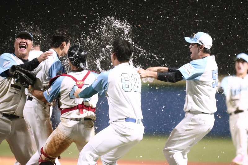 안산 웨이브스 2026 독립야구대회 최종 우승! MVP 박희수 수상