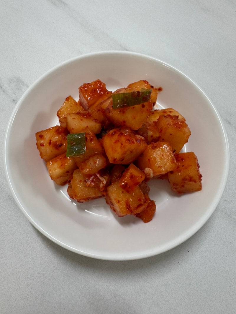 남은 치킨무 활용! 초간단 치킨무 깍두기 만들기, 생각보다 훨씬 맛있어요