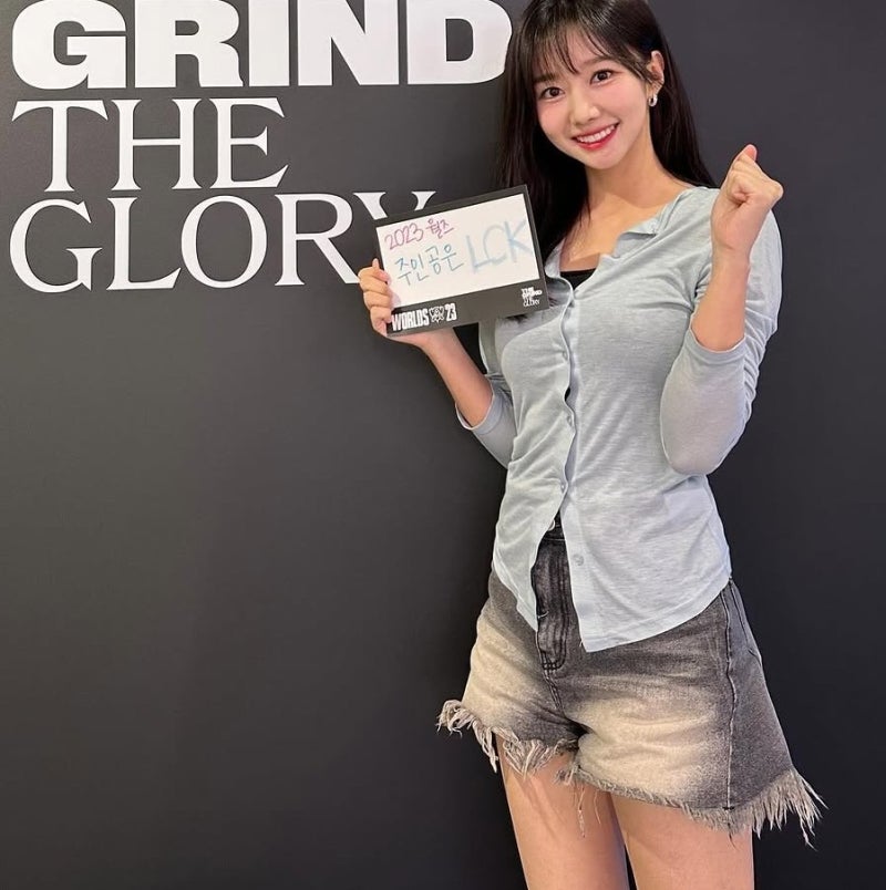 "작아도 완벽한 비율"...LCK 여신 윤수빈 아나운서, 남편 직업 보고 다들 놀랐다