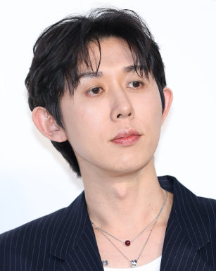 코드 쿤스트 결별 8년 연인 비연예인과 각자의 길, 활동 근황까지