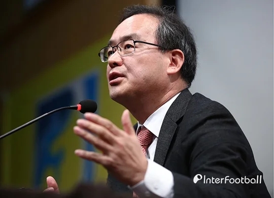<b>이용수 부회장</b> '책임론 가운데 협회장 도전 선 긋기' 학력 나이... 