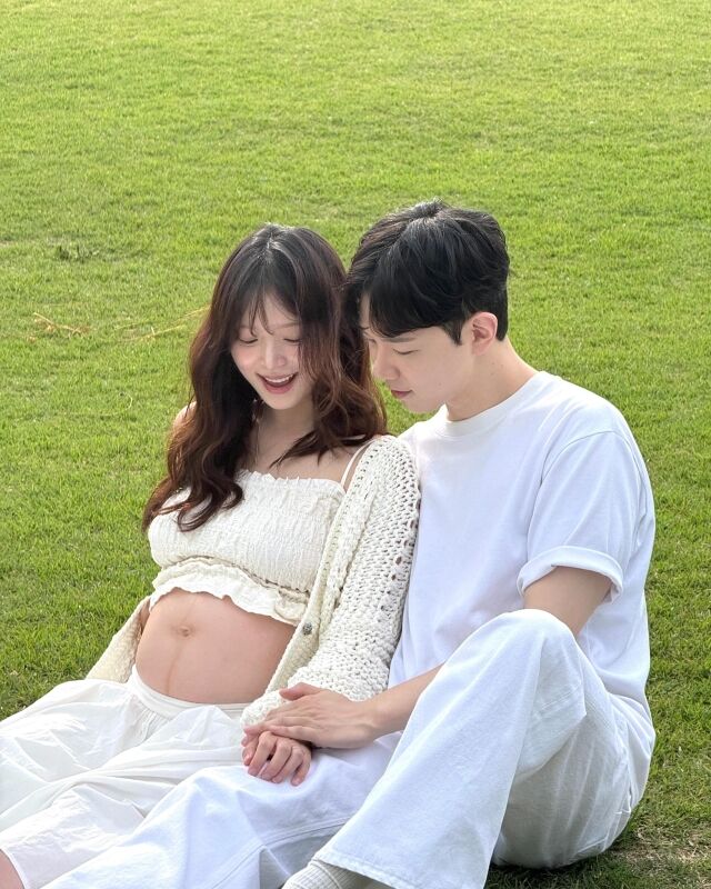 <b>하트시그널</b> <b>김지영</b> 만삭 촬영 화보 공개! 남편 윤수영 출산 일정
