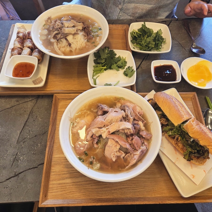 Sinmeoissalguksu Bonjeom photo 5