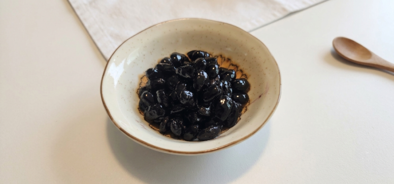 부드러운 검은콩자반
