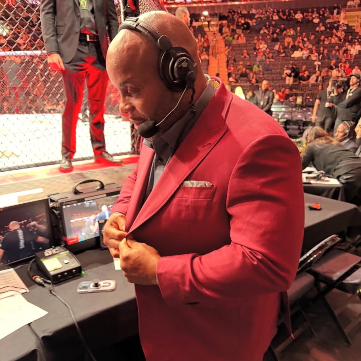 코미어가 직접 밝힌 브록 레스너와의 MMA <b>UFC</b> 경기 취소 비화