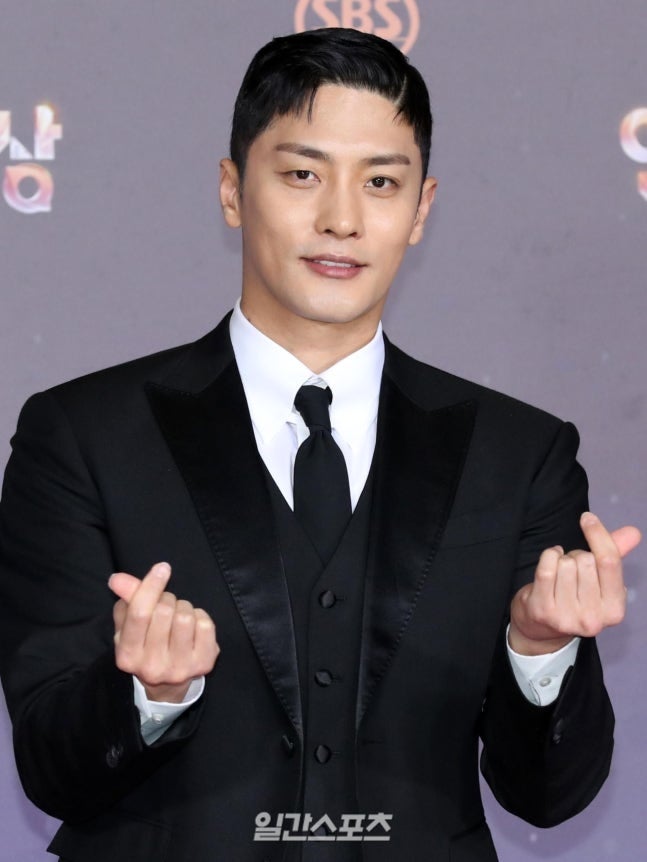 성훈, 로맨스킹 복귀 확정 AI 재벌로 증명할 압도적 존재감