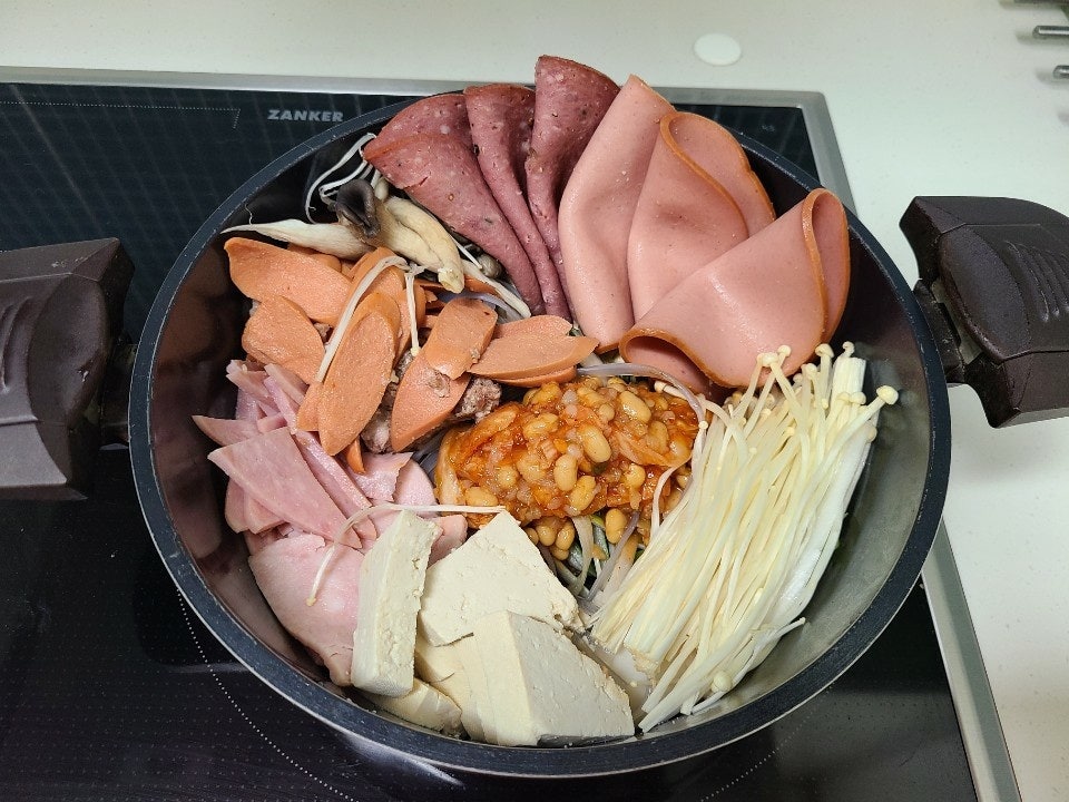 땅스부대찌개 성환점 사진 2