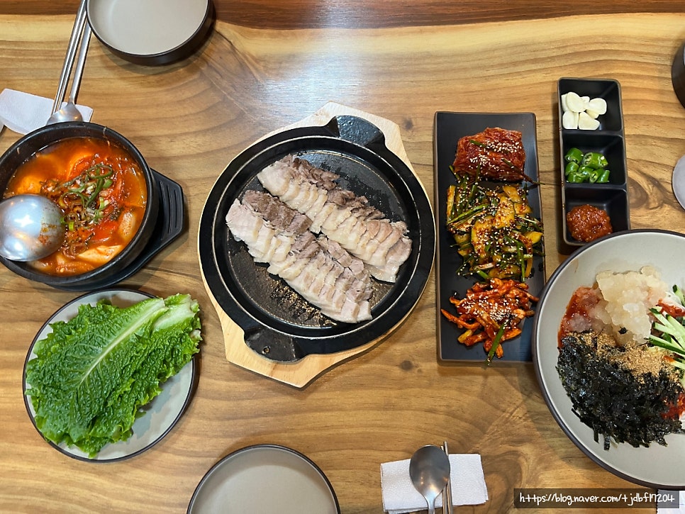 명동보쌈국수 사진 1