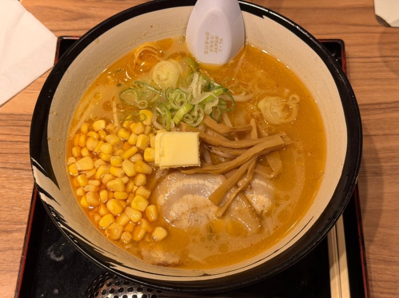 [일본 / 삿포로] 삿포로공항 콘버터라멘 "유키아카리(札幌ラーメン雪あかり)" / 삿포로 산치....