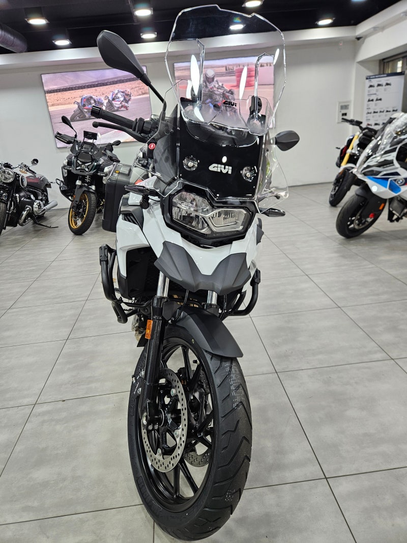 BMW F800GS 신차 출고 J고객님! 투어를 위한 완벽한 준비! 순정 박스부터 GIVI 옵션까지 필수옵션