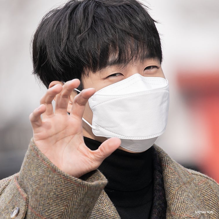 "여자친구가 몰래 접수한 오디션에 배우 데뷔?!" 지금은 글로벌 스타 된 톱남배우의 정체.jpg