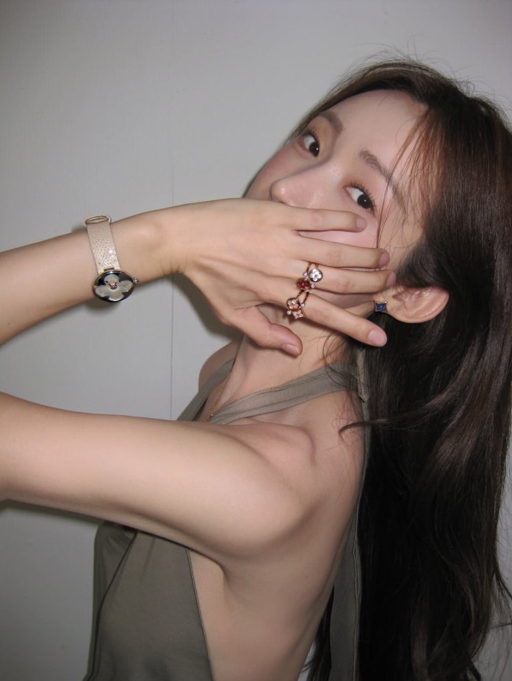 차정원 인스타 <b>사복</b> 패션 속 루이비통 컬러 블라썸 주얼리... 