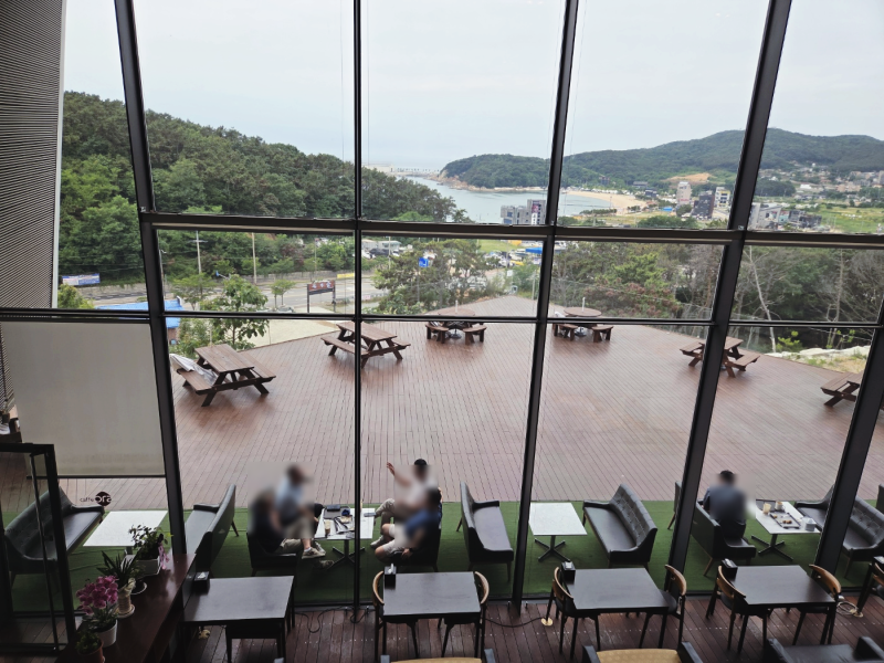 [인천 중구]서해 품은 을왕리 오션뷰카페 영종도 대형카페 "카페오라" - 애견동반가능