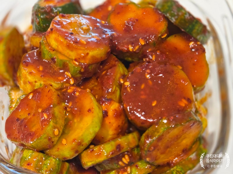 요린이도 실패 없는 초간단 오이무침, 절이지 않고 바로 무쳐요.