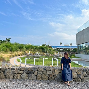 제주 [오른] 동쪽 성산 오션뷰 대형 카페 추천│3회차 재방문!