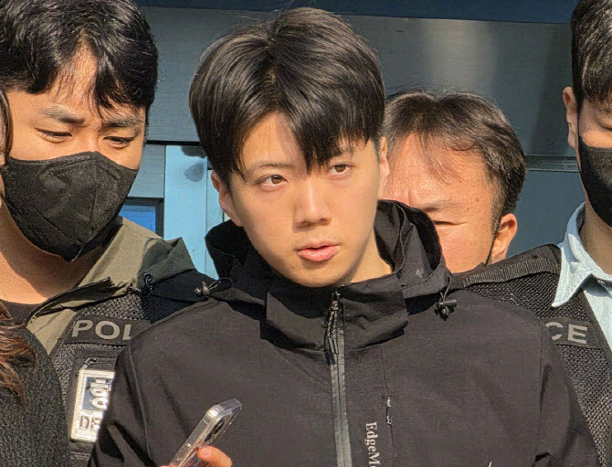 광주여고생 살해범 <b>장윤기</b> 형량 폭탄 예고! 현직 경찰인 <b>장윤기</b>부모....