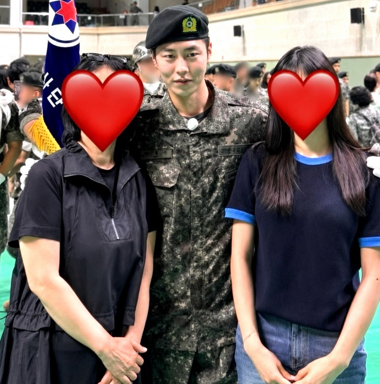 이재욱 군대 근황 공개, 188cm 엄마·누나 비주얼 보고 깜짝 놀랐어요