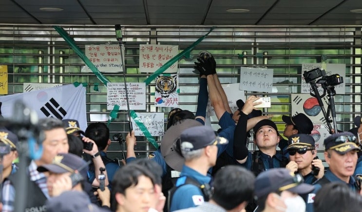 <b>국조특위</b>, <b>잠실 개표소</b> 현장검증 실시…무엇을 확인했고 앞으로... 