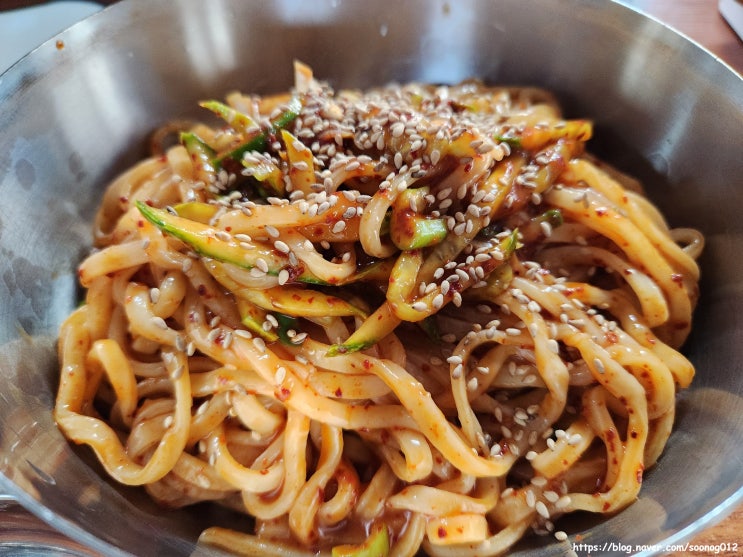 [천안] 옛<b>김포</b>식당_50년 노포, 천안중앙<b>시장</b> 비빔칼국수 맛집