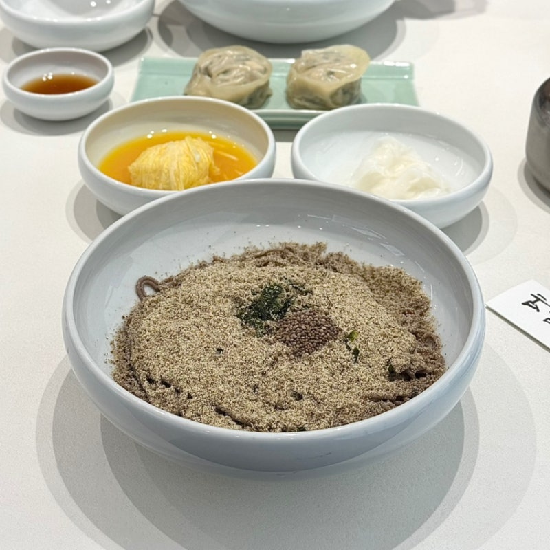 부산 해운대 미쉐린 가이드 뫼밀집 마린시티 들기름 메밀국수 맛집