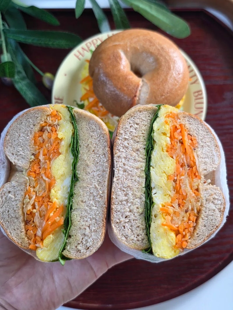 맛있게 먹으면서 뱃살 쏙쏙 빠지는? 양배추 당근라페 베이글 샌드위치 만들기
