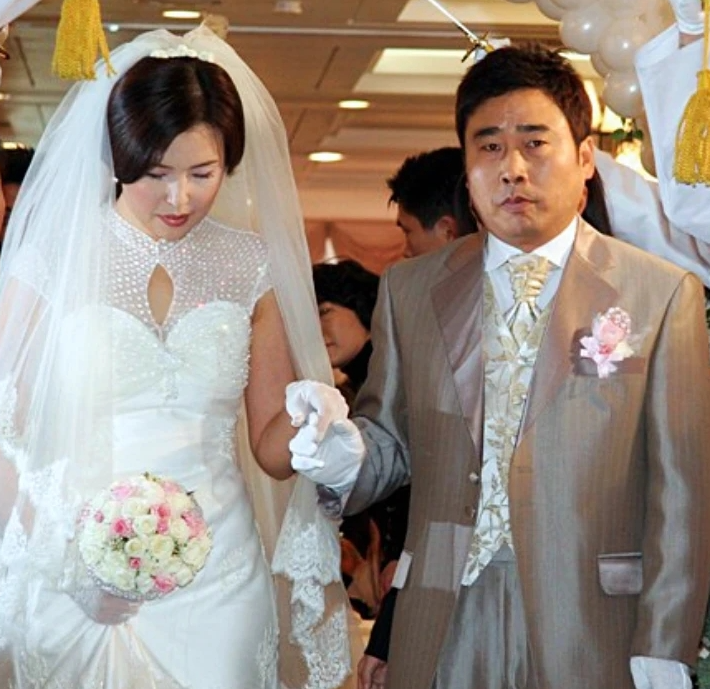 "전 <b>재산 탕진</b>하고 이혼 당했다" 재혼 후 얻은 늦둥이 위해... 
