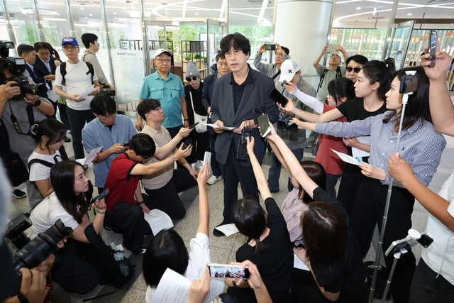<b>배재</b>고 '스타벅스 조롱 응원' 후폭풍, 총동창회 <b>탄원서</b> 제출...... 