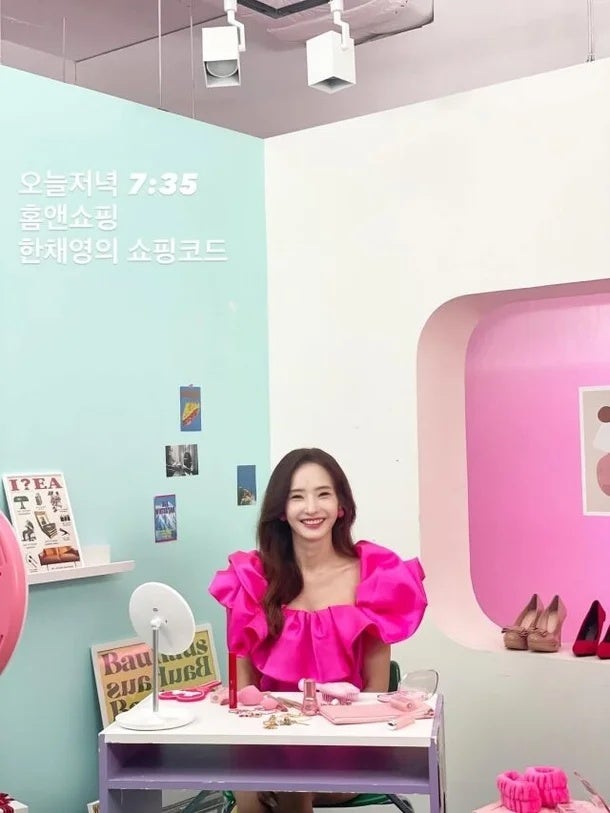 한채영, 46세 핑크 바비 복귀 리즈 갱신한 단발 여신 비주얼
