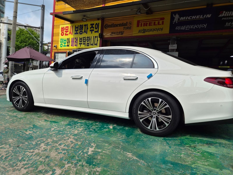 벤츠 E200 한국 타이어 아이온 ST 올시즌 225 55 18 괜찮네요^^