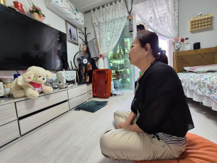 “약 먹었어요?” “우리 손 잡아요”…독거노인 웃게 한 ‘AI 효돌이’