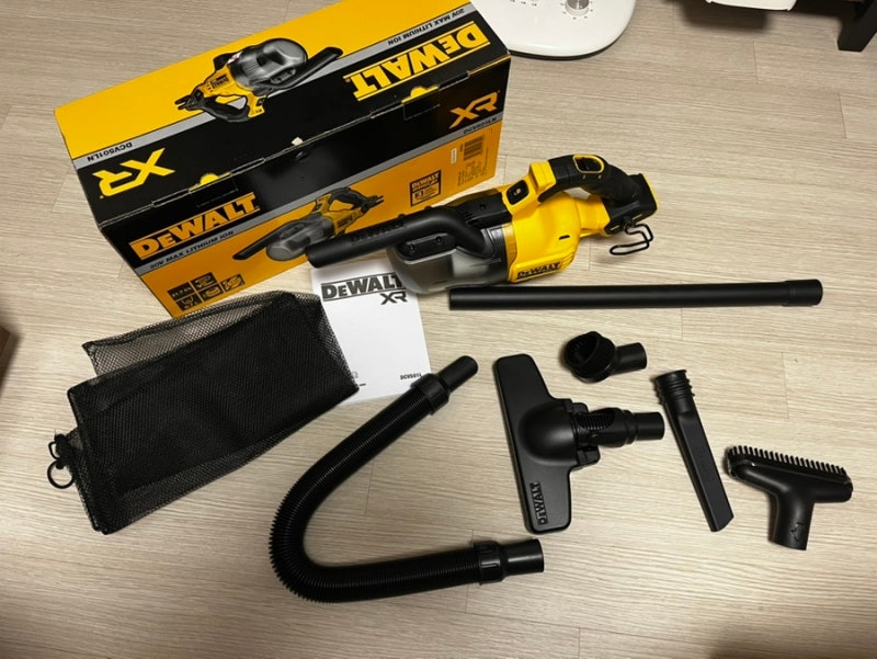 디월트 DCV501LN 20V MAX 충전 무선청소 집진기 구매 후 사용후기 가정용 차량용 청소 후기
