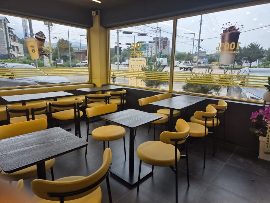 컴포즈커피 포천신읍점 사진 3