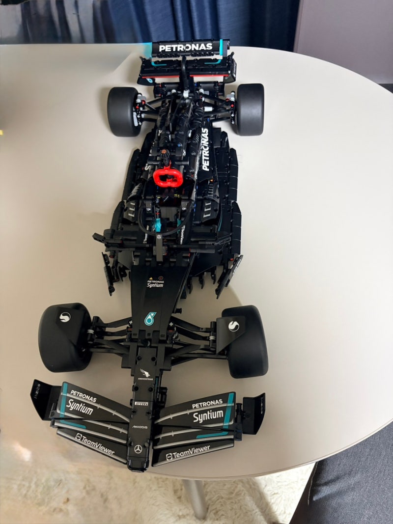 F1 팬이라면 꼭 만들어야 할 레고! 메르세데스 W14 완성 리뷰