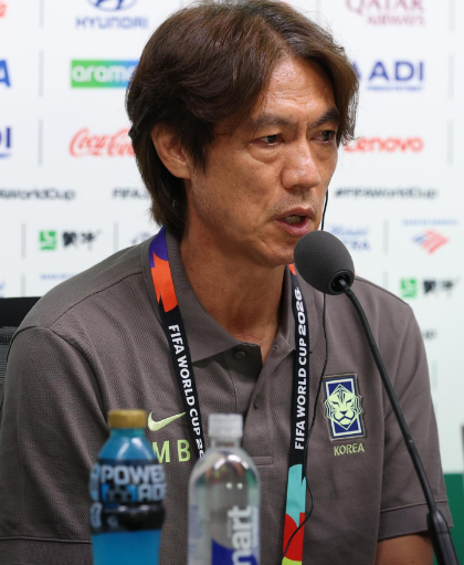 "홍명보 나가"만 외친 한국 축구…일본이 정확히 짚어낸 '진짜 격차'의 정체