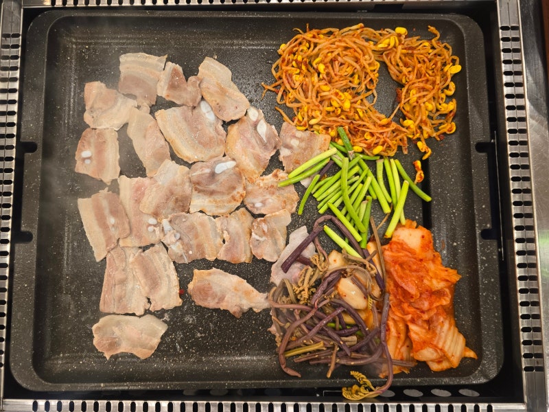 대구 현풍 테크노폴리스 맛집 ‘눈꽃대패’ 육즙 가득 냉삼에 고사리 마늘쫑 구워 먹는 단골....
