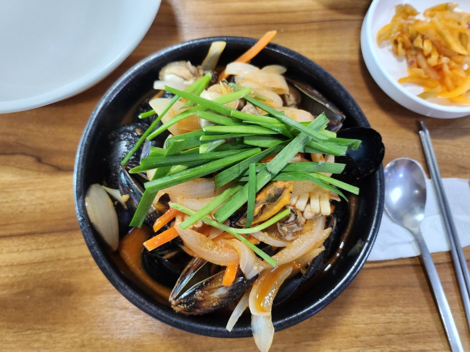 홍굴이해물짬뽕 사진 1