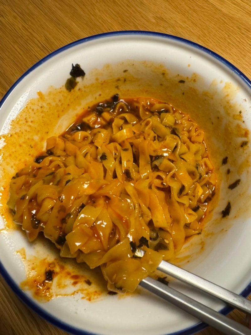 BTS가 개발에 참여했다는 그 컵라면 아리 ARIH 후기
