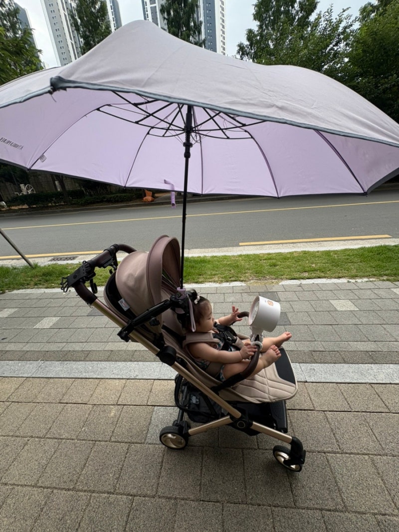 아기 외출 필수템 유모차 우산거치대 우산 양산 거치대