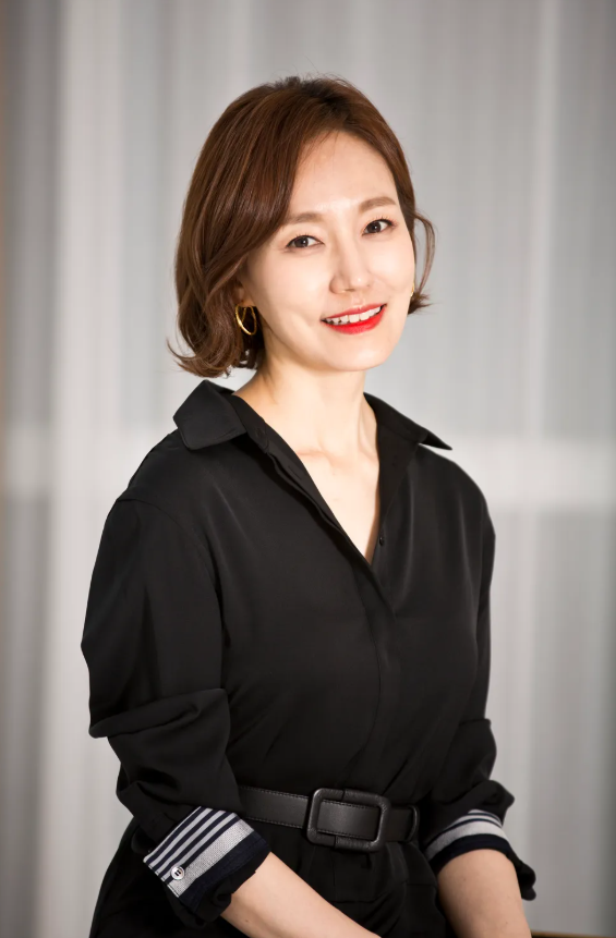 화면을 압도하는 장장한 존재감, '맨 끝줄 소년'의 그녀 배우 진경을 말하다