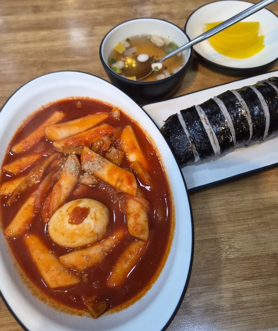 까치네분식 당산역점 사진 3