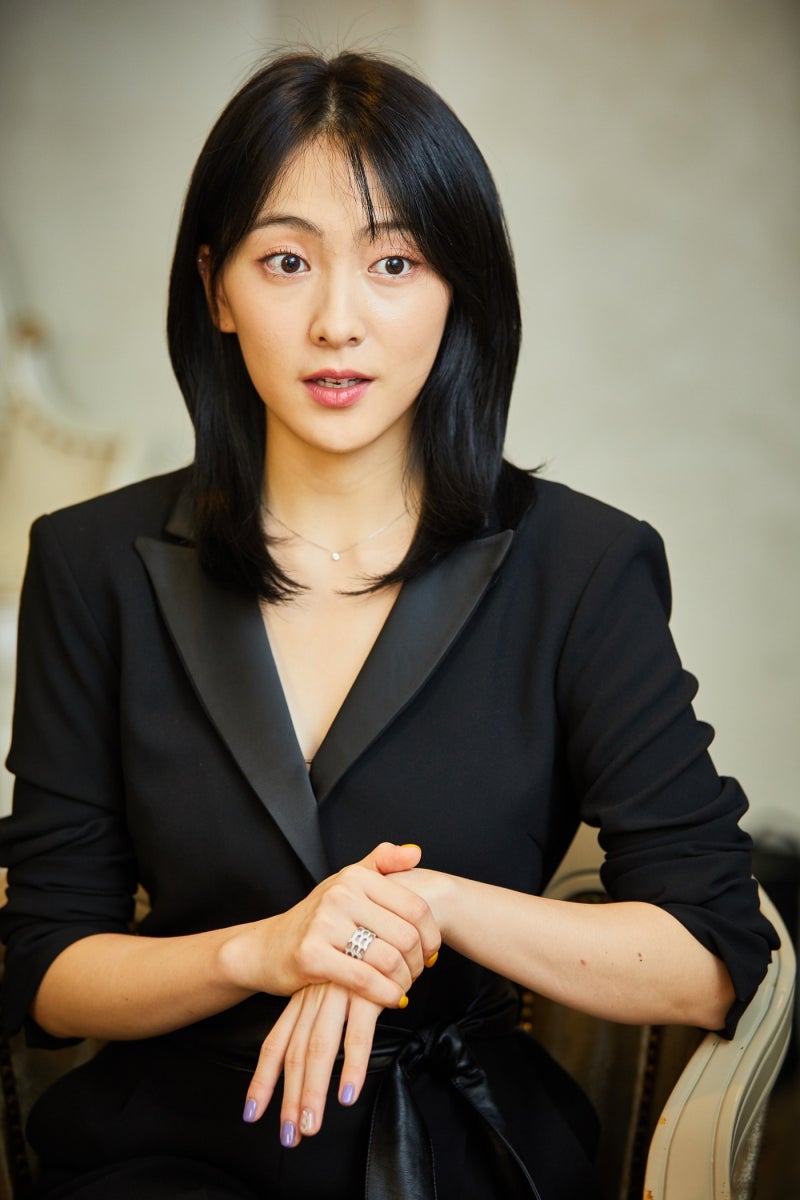 사촌 언니 추천으로 한 달 만에 데뷔한 카라 강지영의 비화와 한류 스타 성장기
