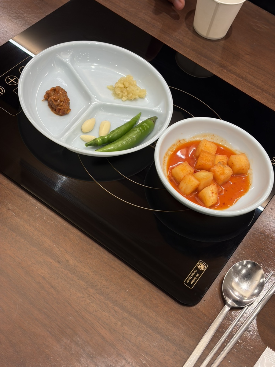 산더미미성돼지국밥 안지랑점 사진 3