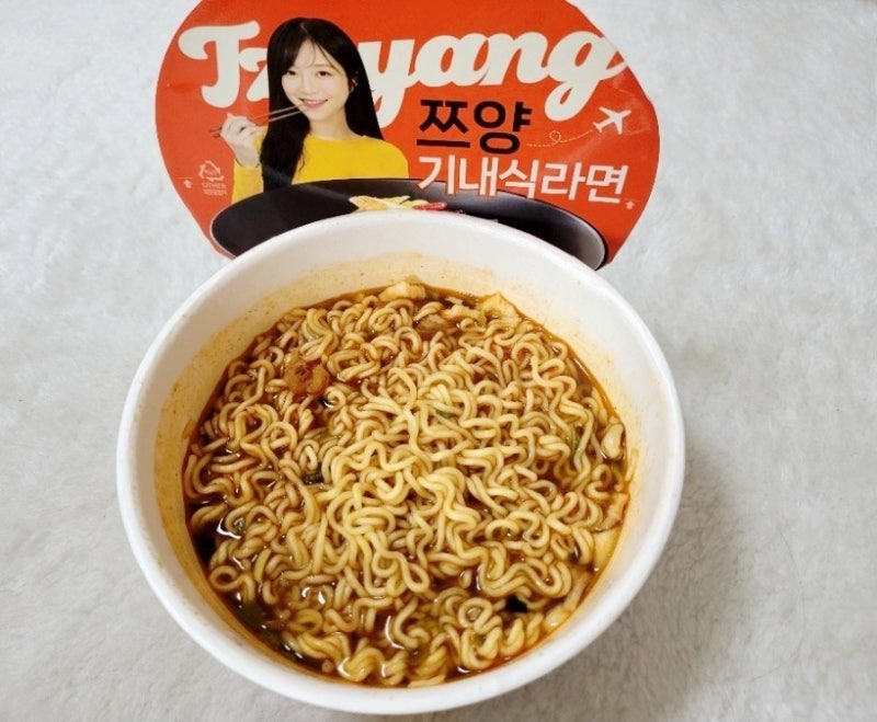 GS25 쯔양 기내식라면 후기 매콤 시원해서 해장으로 딱인데?